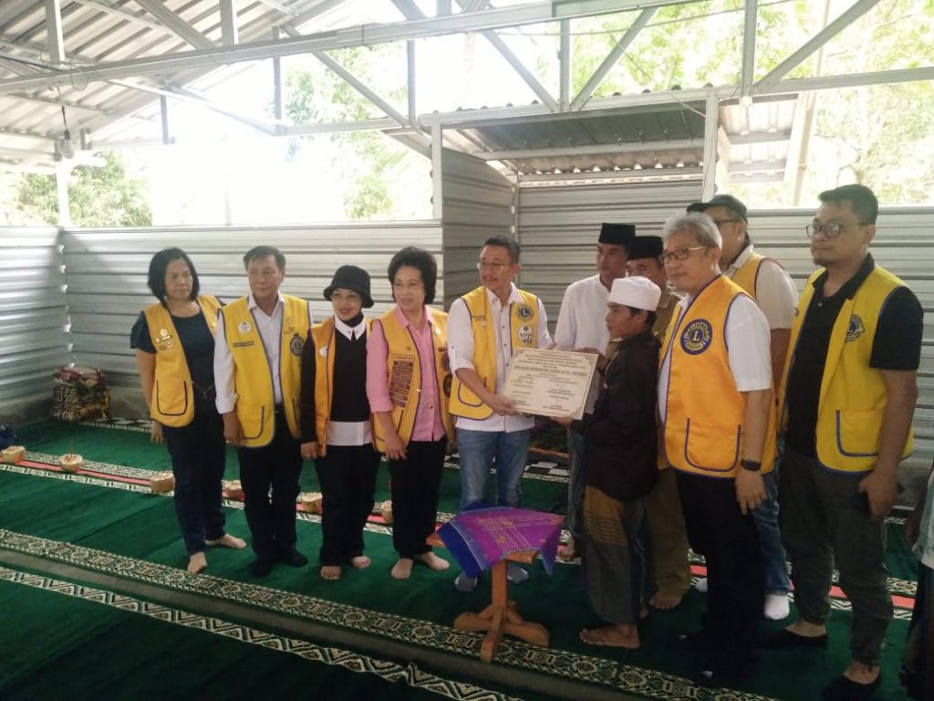 Lions Clubs Membangun Madrasah Riyadlusshibyan, Batu Layar, Lombok